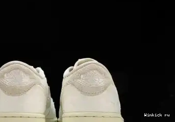 Retro Low 1 Chris Jordan OG Paul 0426